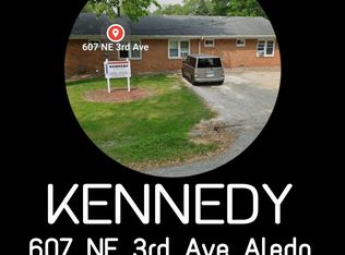 607 NE 3rd Ave #6, Aledo, IL 61231