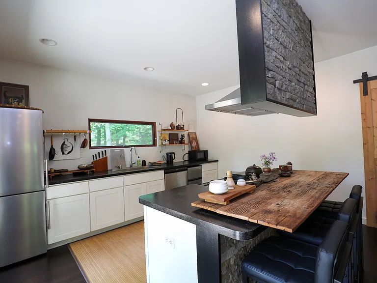 10 Fitzsimmons Ln — Photo 8