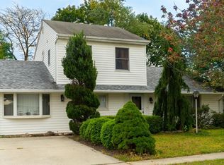 14 Winthrop Rd, Edison, NJ 08817