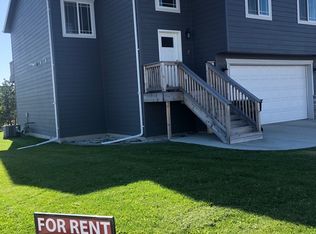 1107 25th St W, Dickinson, ND 58601