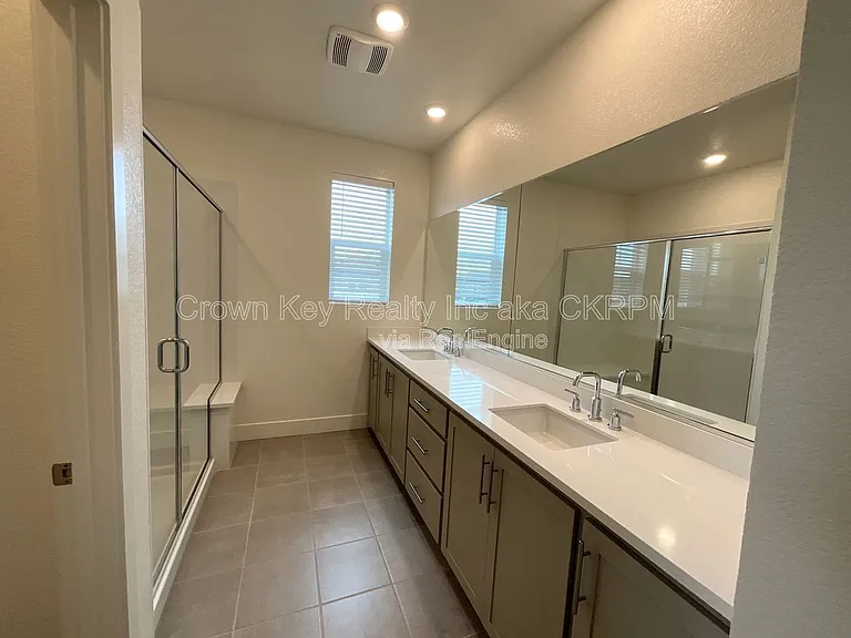2090 Daimler St — Photo 18