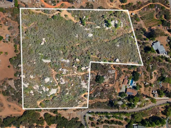 2 Chablis Rd #2, Ramona, CA 92065