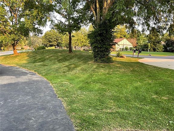 2nd image of 5216 Fawn Hill Ct