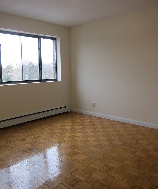 1st image of 10873 53rd Ave APT 1