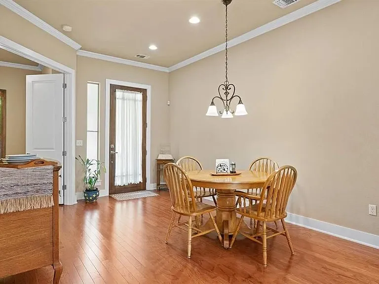 4545 Mattie St — Photo 10