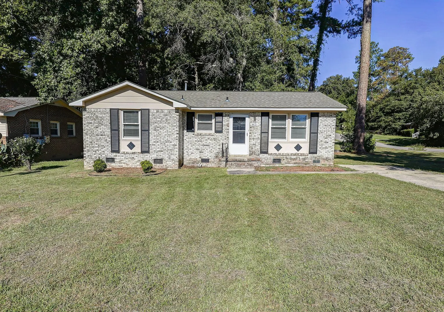 Charming 2-Bedroom Home with Brand-New HVAC in Convenient Location! — Photo 1