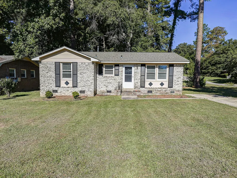 3621 Baywater Dr