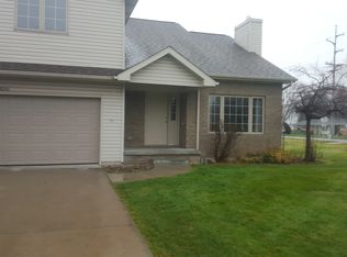 8020 Moll Ln, Freeland, MI 48623