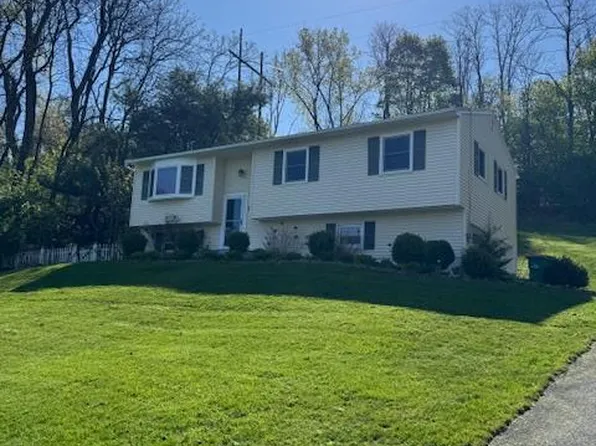 40 Amherst Lane, Wappingers Falls, NY 12590