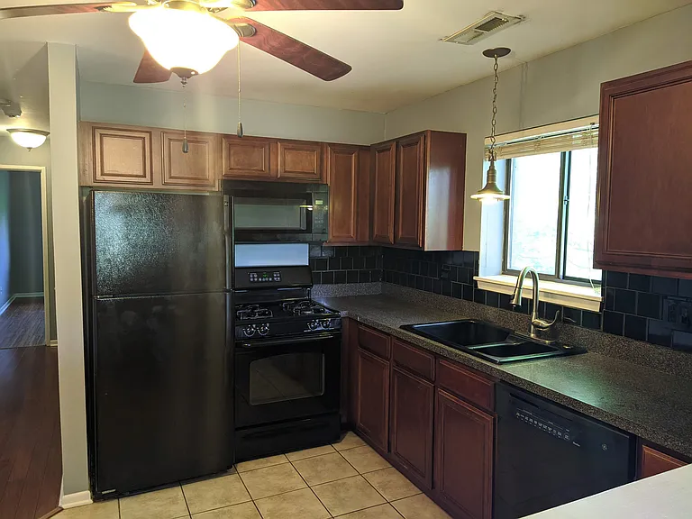 2260 Abbeywood Dr — Photo 12