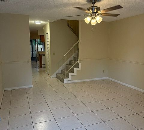 3rd image of 11325 Grandville Dr