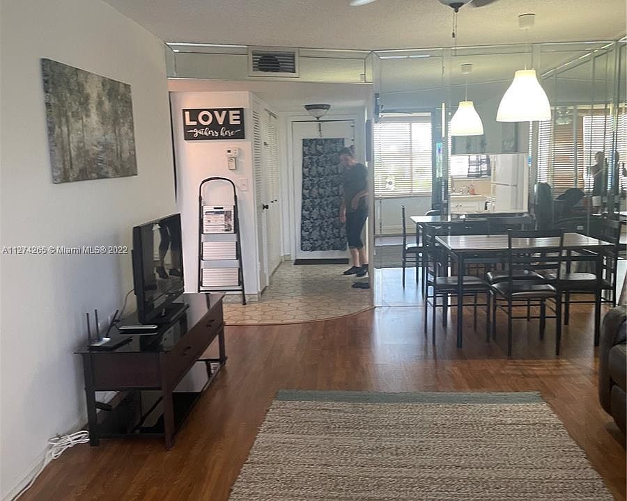 1st image of 8400 Sunrise Lakes Blvd