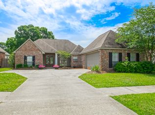37690 Rue De Lac, Denham Springs, LA 70706
