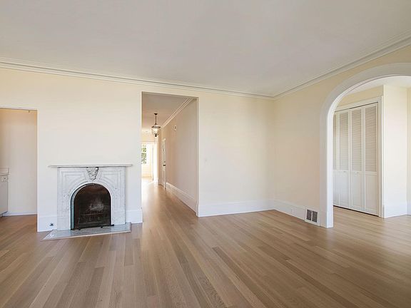 5th image of 2626 Union St APT 2