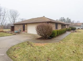 2015 Sundance Dr, Springfield, OH 45502