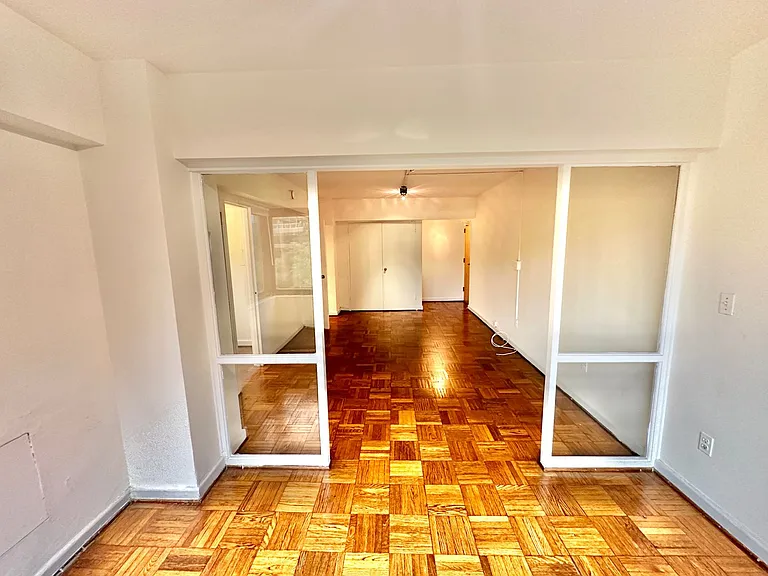 2141 I St NW #402 — Photo 14