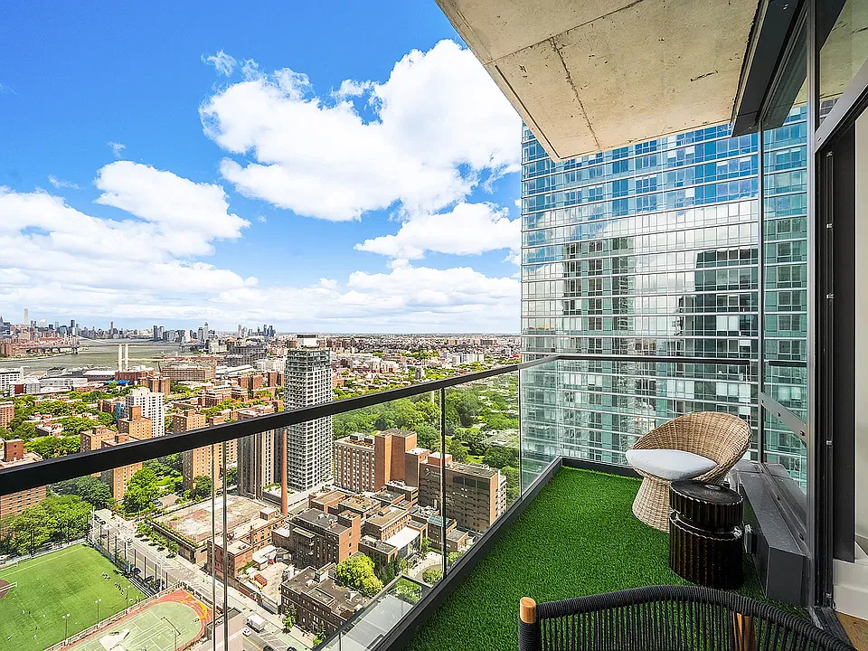 20 Rockwell Pl #Penthouse 3806Y
