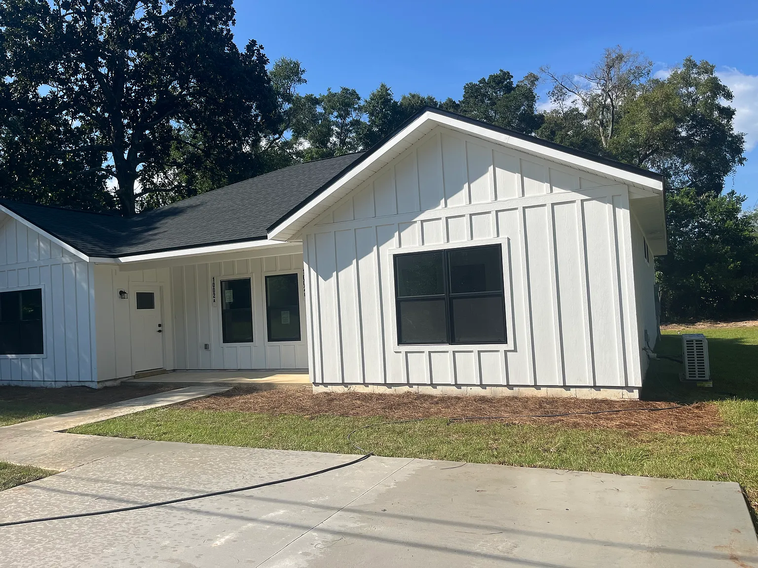 2 bed, 1050 sqft, $1,700 — Photo 3