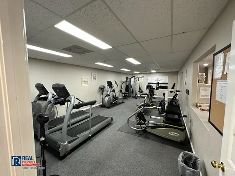 2354 S Hampton Rd — Photo 24