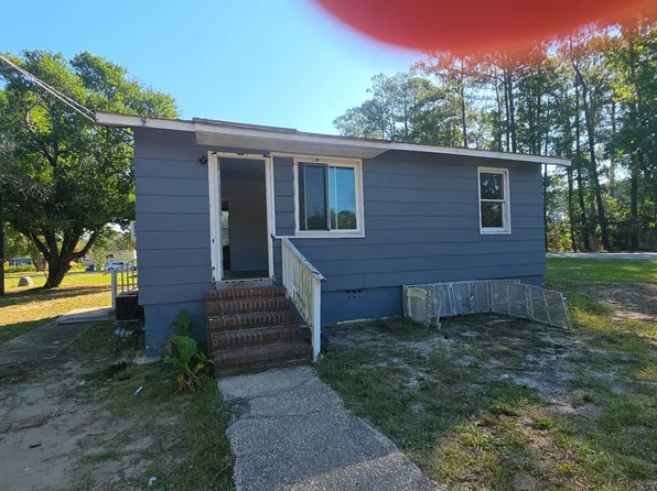 (undisclosed Address), Spring Lake, NC 28390