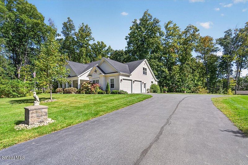 2nd image of 1410 Cosgrove Drive