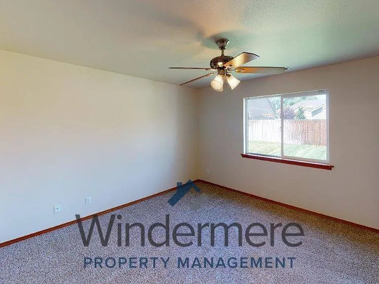2106 S Quillan St — Photo 8
