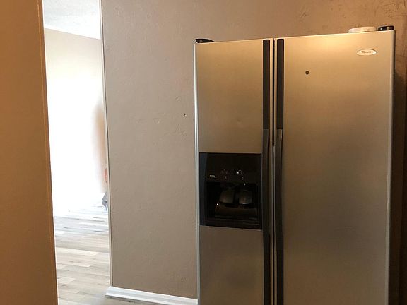 3rd image of 2300 Edgelea Dr