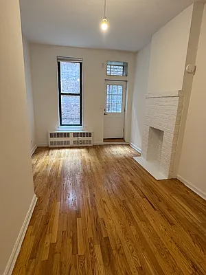 Rented by Bond New York | media 17