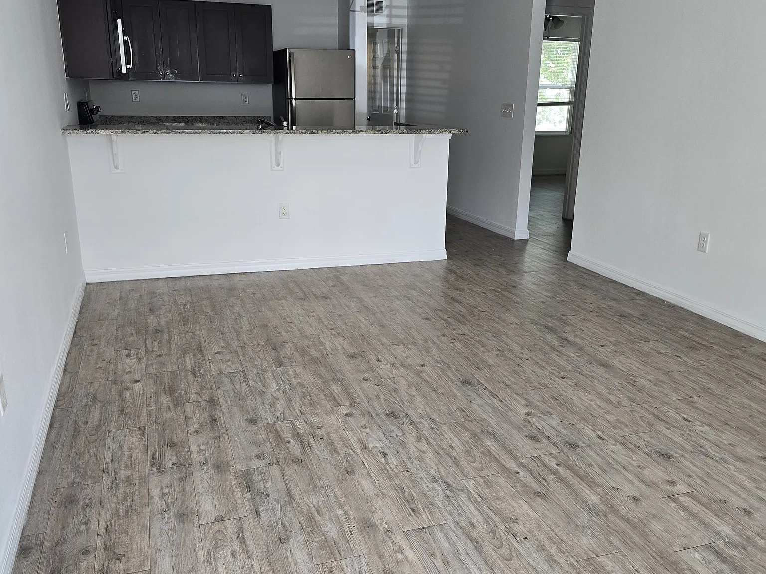3 bed, 1100 sqft, $1,700 — Photo 3