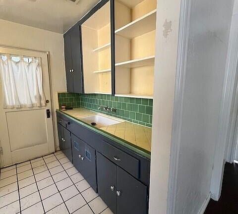 5th image of 2722 E 5th St
