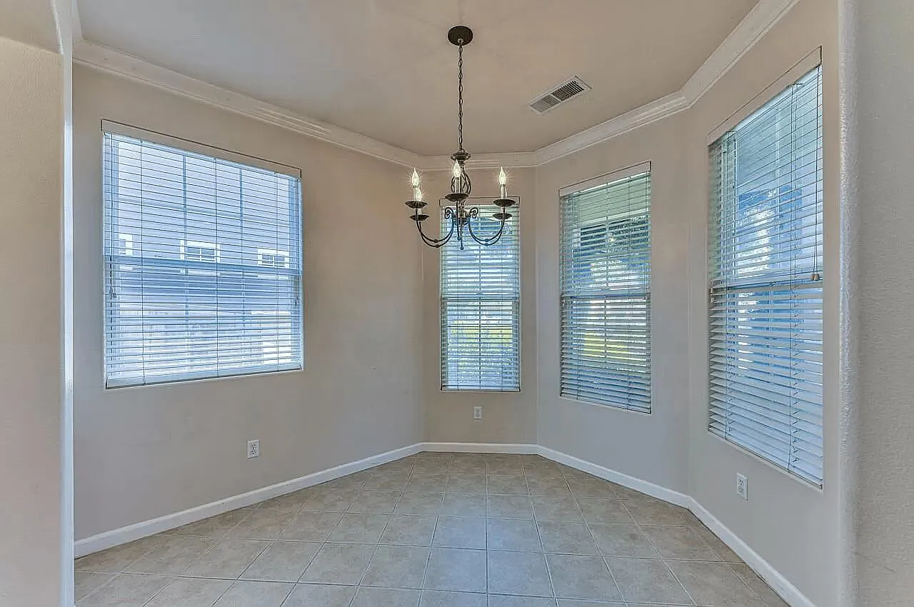 3 bed, 1437 sqft, $4,000 — Photo 2