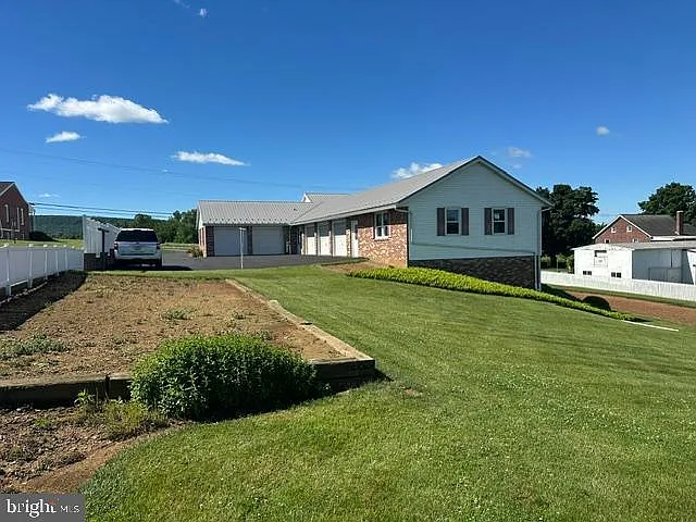 1463 Main St — Photo 8