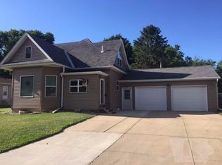 808 Park Rd, Le Mars, IA 51031