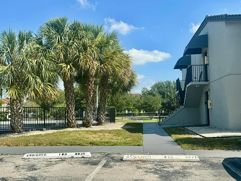 7195 NW 179th St — Photo 20
