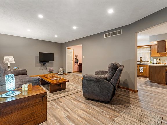 2nd image of 54921 Luan Dr
