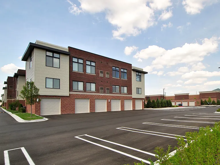 42 West Apartments — Photo 12
