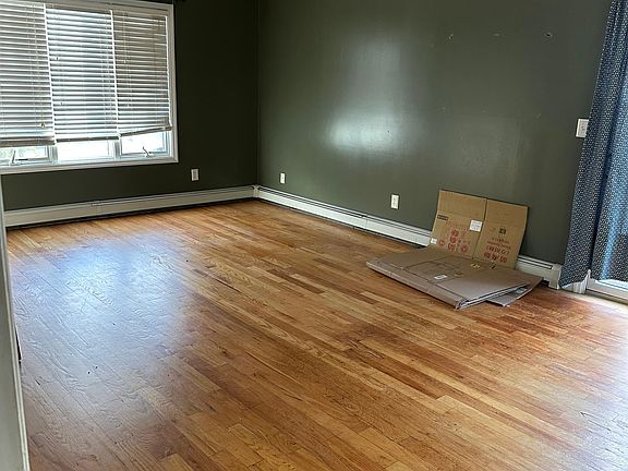 4th image of 141 Bath Ave Floor 1