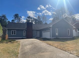 2010 19th Avenue Dr NE, Hickory, NC 28601