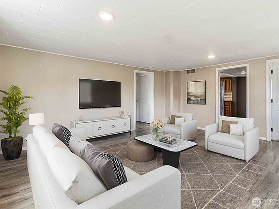 3rd image of 3007 Columbia Heights Road