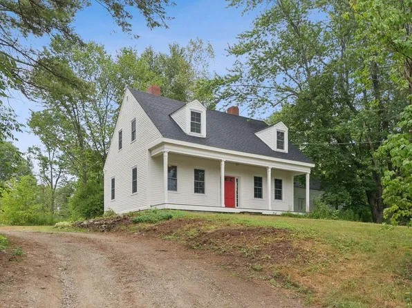 34 Troop Rd, Pittston, ME 04345