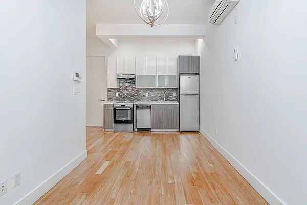 Rented by Skyhigh Realty NYC LLC | media 6