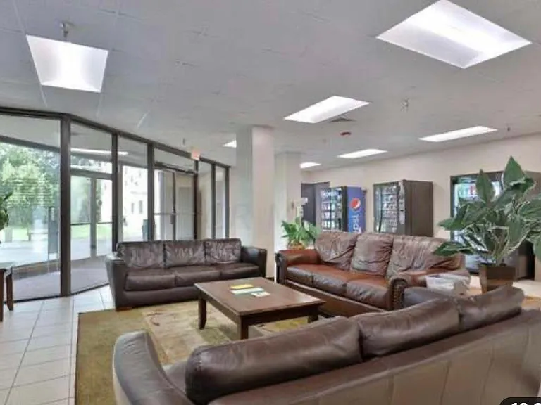 364 W Lane Ave #215 — Photo 3