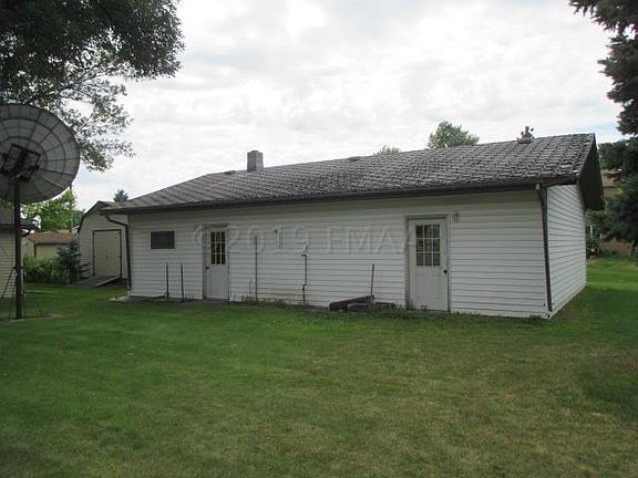 3rd image of 917 5th St S