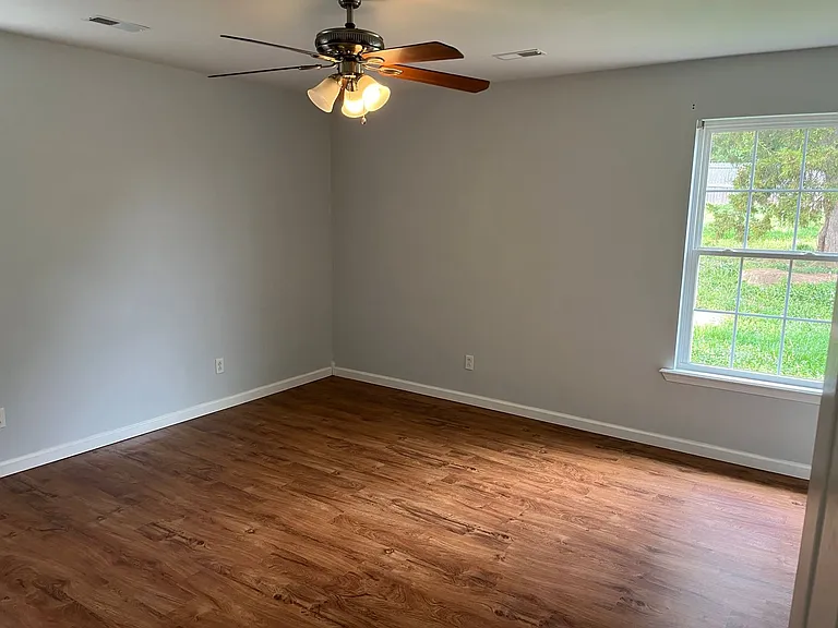 1123 Stonecrest Dr — Photo 3
