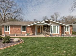 605 Forrester Dr, Ballwin, MO