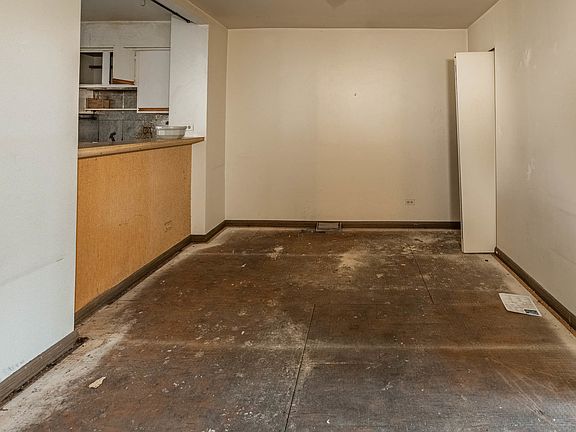 4th image of 1032 Emerald Dr #1032