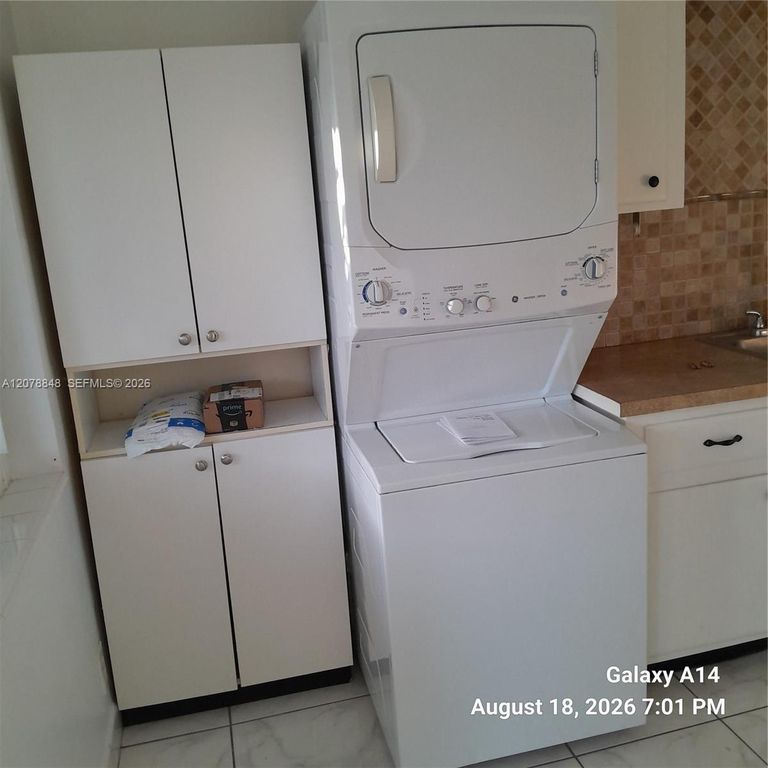 2344 NE 12th St APT 7, photo 7