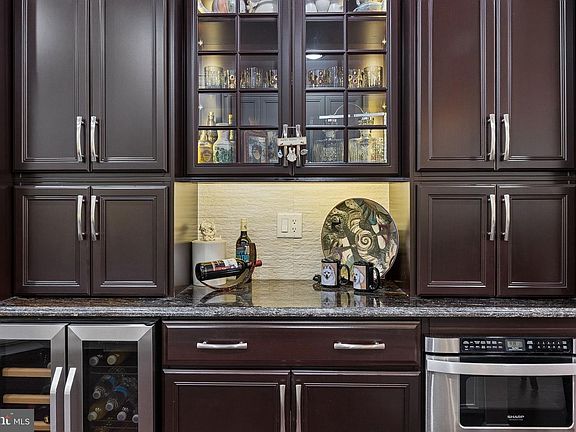 5th image of 4 Woodchester Ct #4