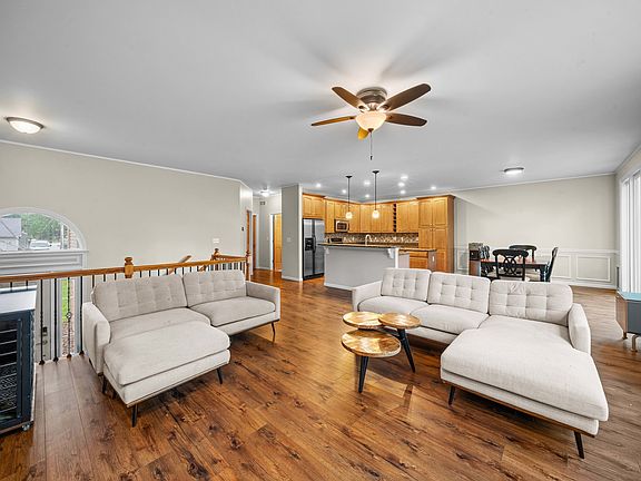 4th image of 1696 Hilda Dr