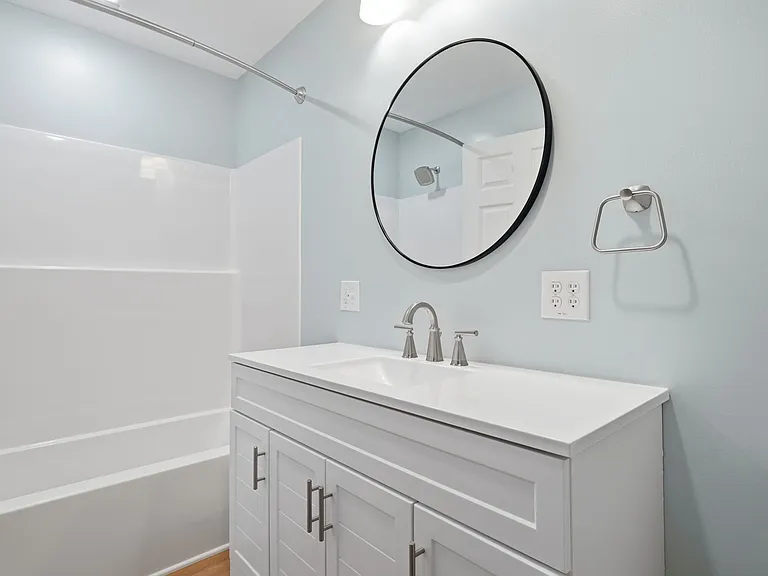720 Hurd Ave — Photo 5